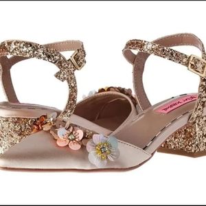 Betsey Johnson Shoes | Betsey Johnson Champagne Ettah Dress Sandal 8M |